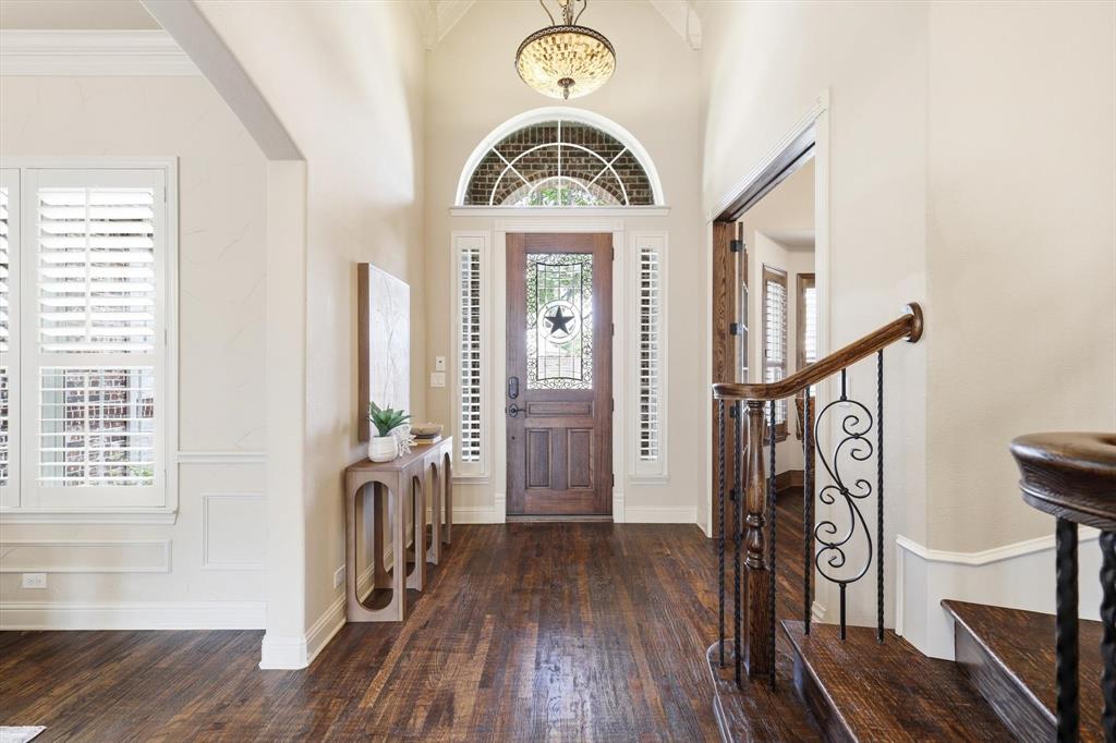 1913 Esparanza Court