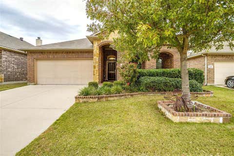 Photo of 1224 Diablo Pass, Fort Worth, TX 76052 (MLS # 21351410)