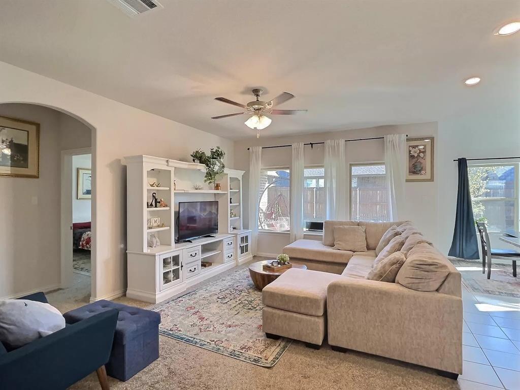 Hickory Crk Xing - Residential Lease