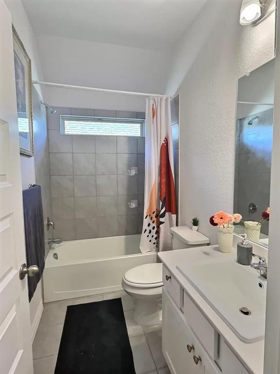 Hickory Crk Xing - Residential Lease