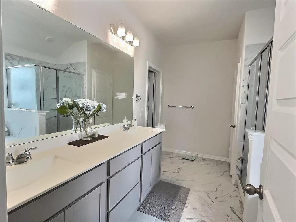 Hickory Crk Xing - Residential Lease