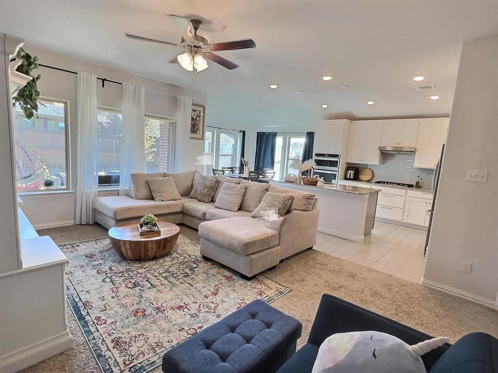 Hickory Crk Xing - Residential Lease