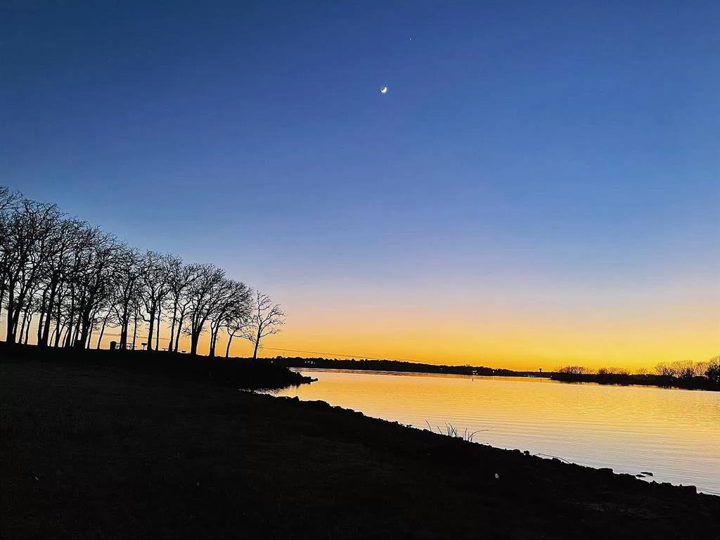 Hickory Crk Xing - Residential Lease