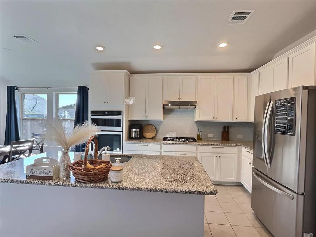 Hickory Crk Xing - Residential Lease