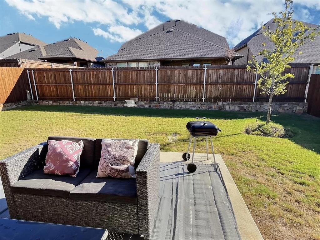 Hickory Crk Xing - Residential Lease