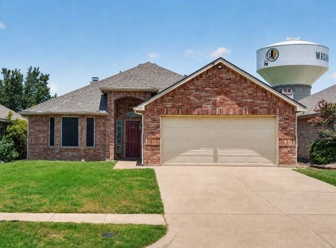 Photo of 103 Post Oak Drive, Waxahachie, TX 75165 (MLS # 21319591)