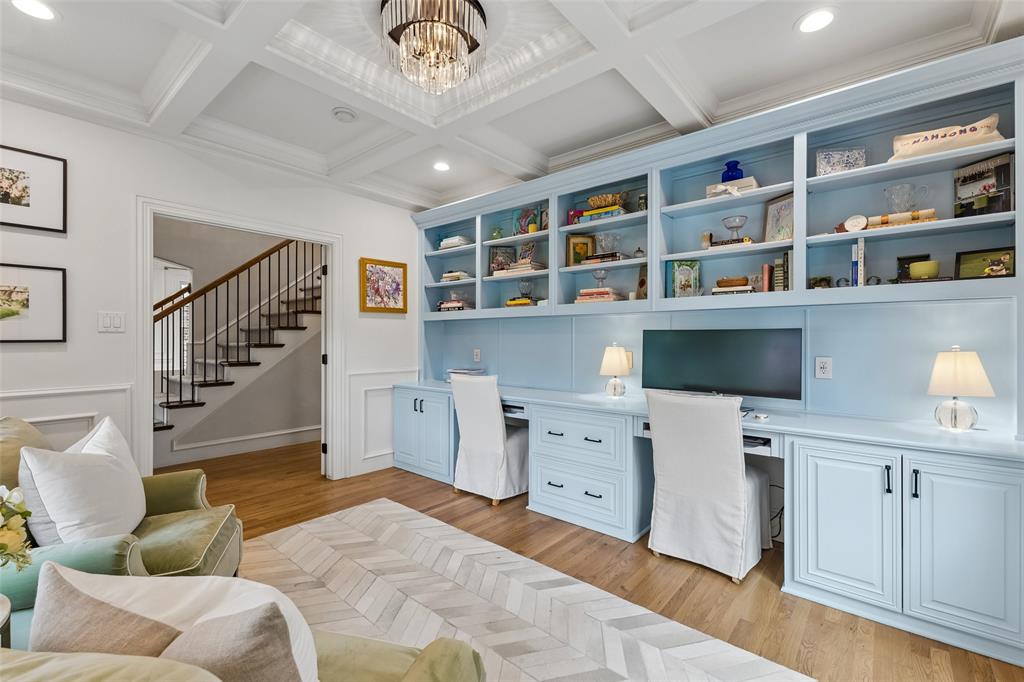 6151 Palo Pinto Avenue