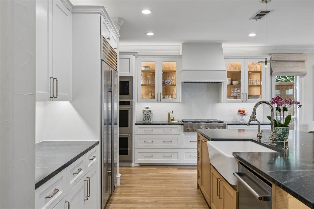 6151 Palo Pinto Avenue