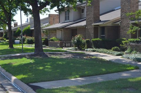 Photo of 2606 Woodrow Ave, Greenville, TX 75402 (MLS # 20998826)