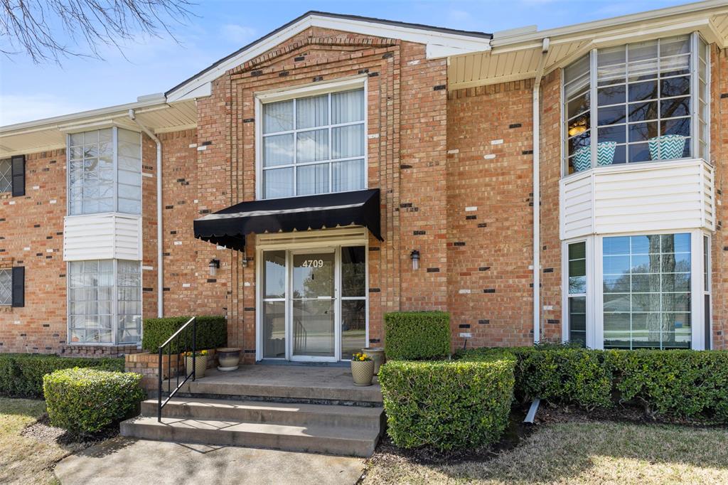 Sandhurst Manor - Residential