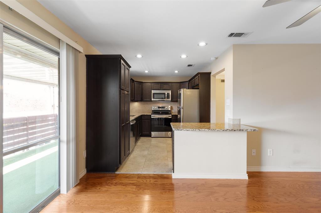 Sandhurst Manor - Residential