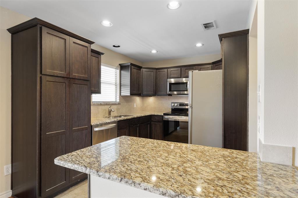 Sandhurst Manor - Residential