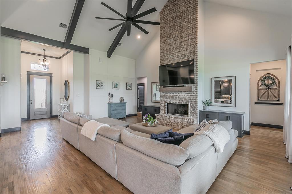 1115 Pioneer Crossing