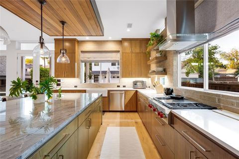 Tiny photo for 5531 Goodwin Avenue, Dallas, TX 75206 (MLS # 21195149)