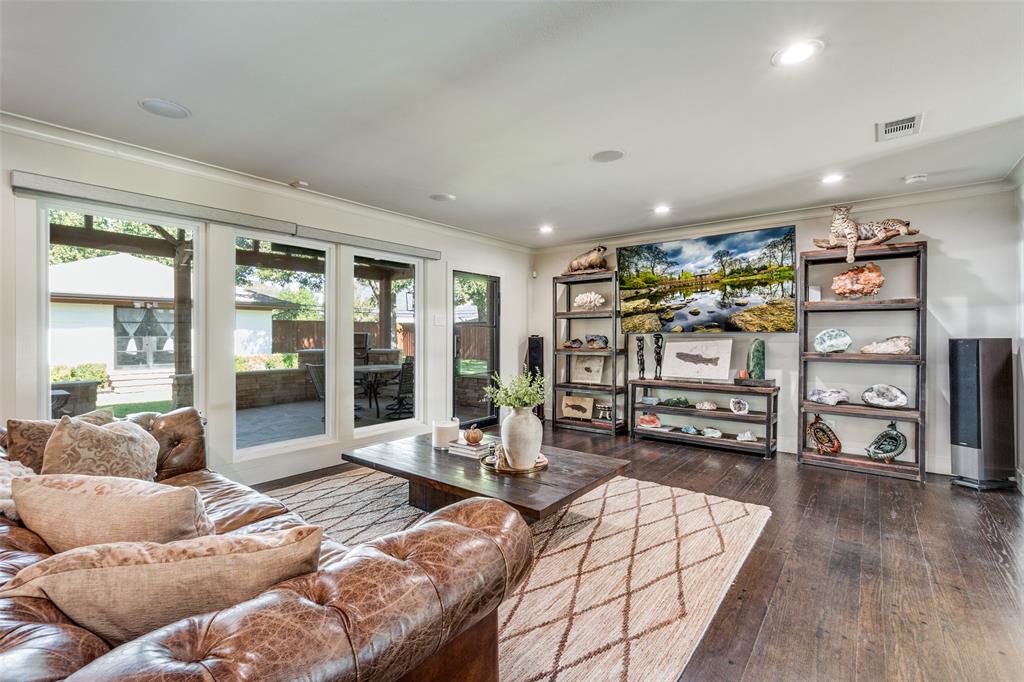 6015 Meadow Crest Drive