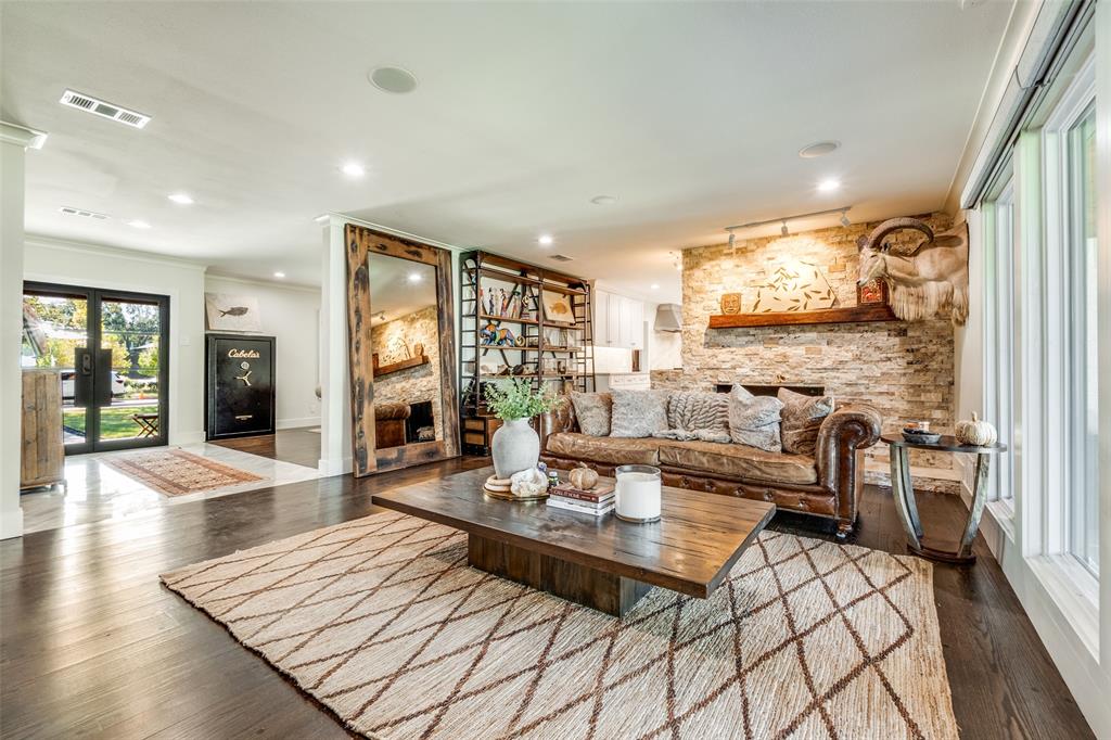 6015 Meadow Crest Drive