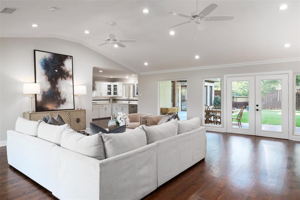 3867 Beutel Court