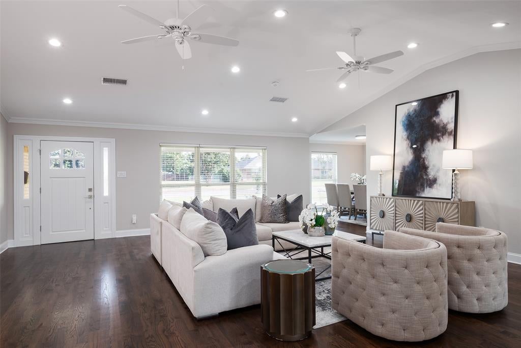 3867 Beutel Court