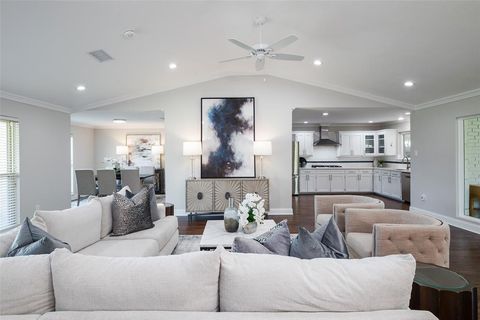 Photo of 3867 Beutel Court, Dallas, TX 75229 (MLS # 21313013)