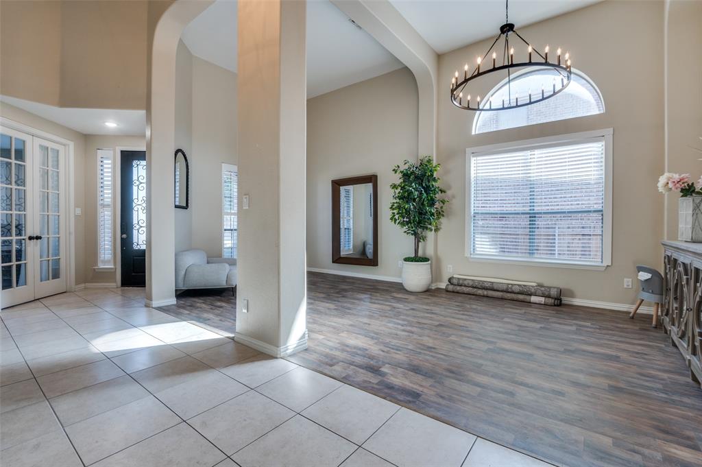 2743 Ponce De Leon