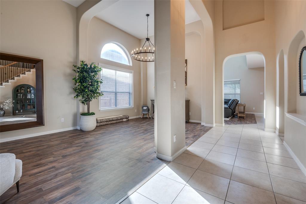 2743 Ponce De Leon