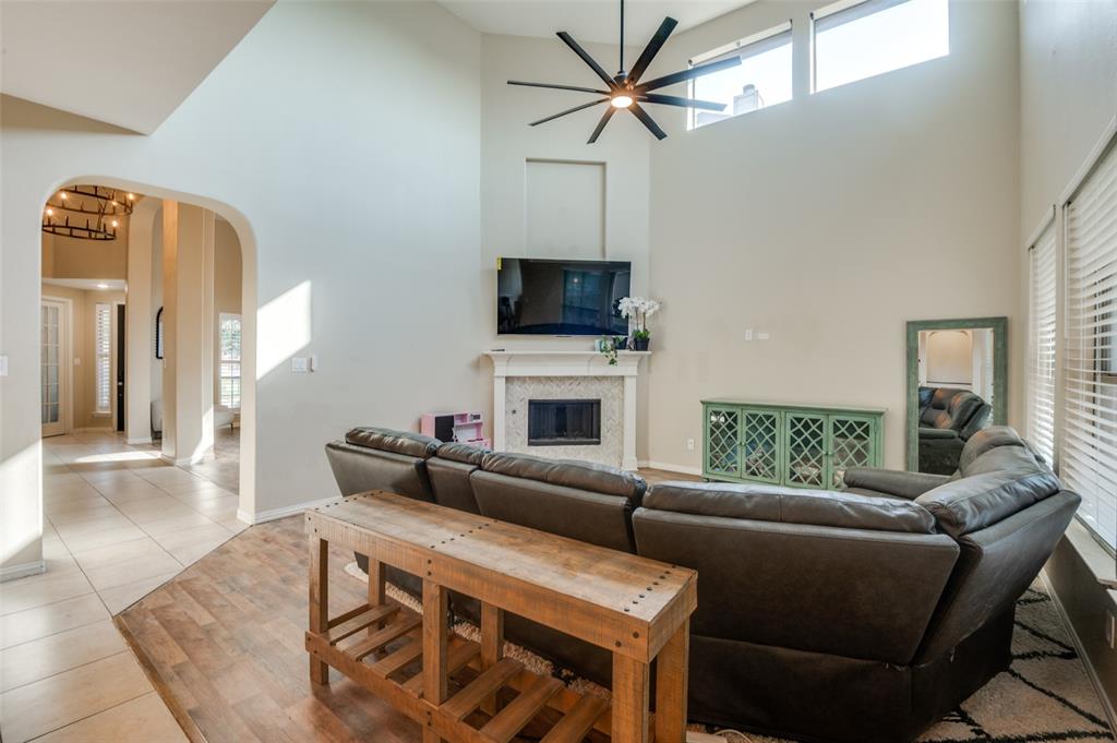 2743 Ponce De Leon