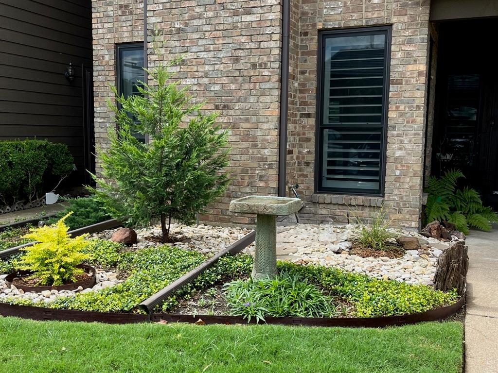 Collin Greene Condo - Residential