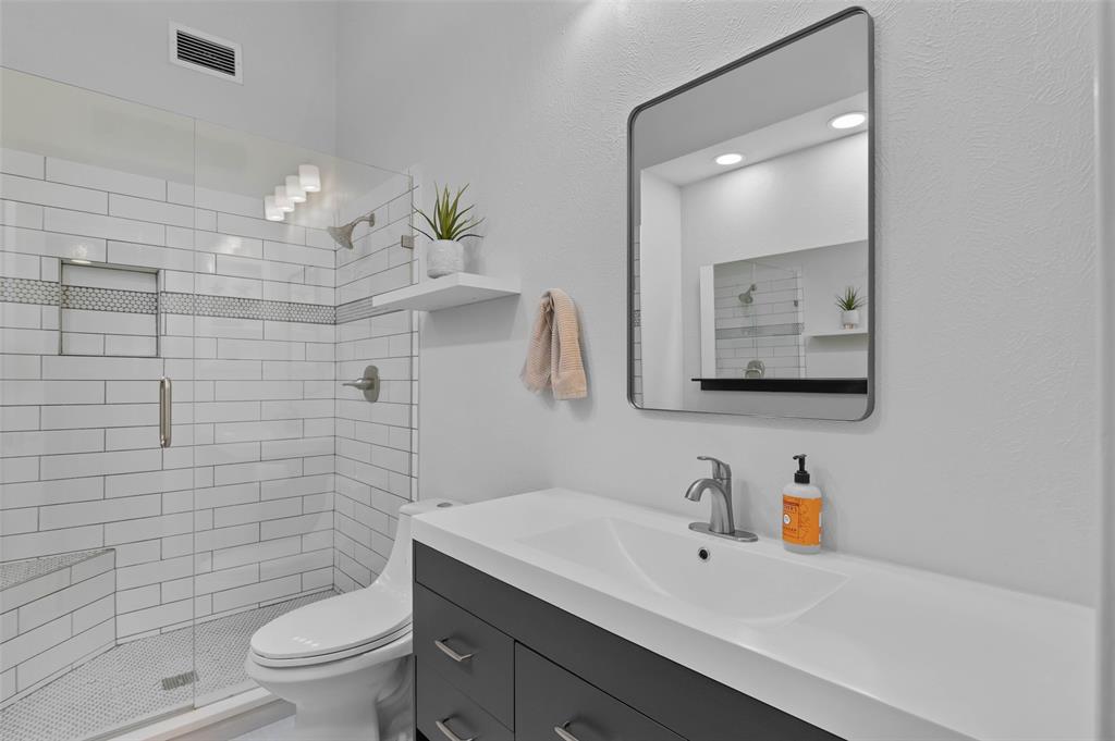 Collin Greene Condo - Residential