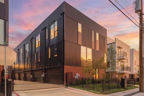 4751 Pacer Court Dallas TX 75204