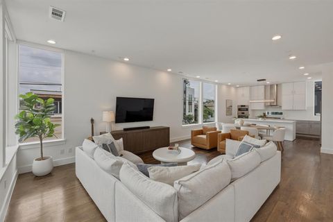 4751 Pacer Court Dallas TX 75204