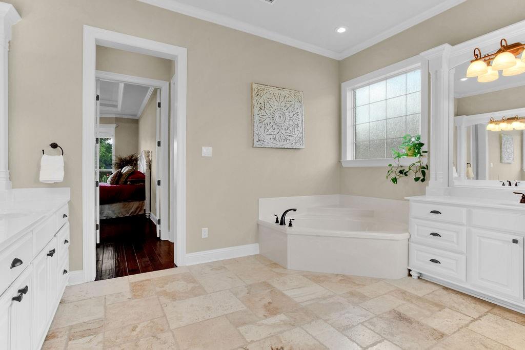 HIDEAWAY LAKE - Residential