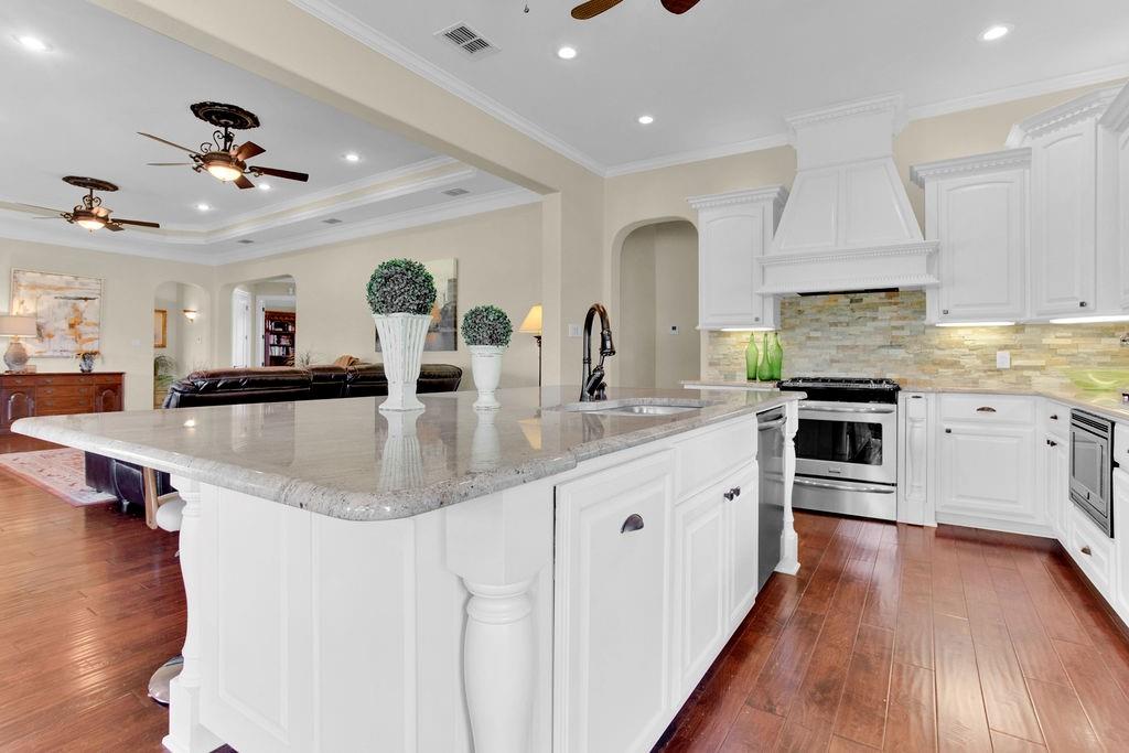 HIDEAWAY LAKE - Residential