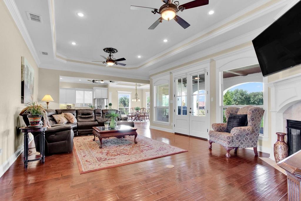 HIDEAWAY LAKE - Residential