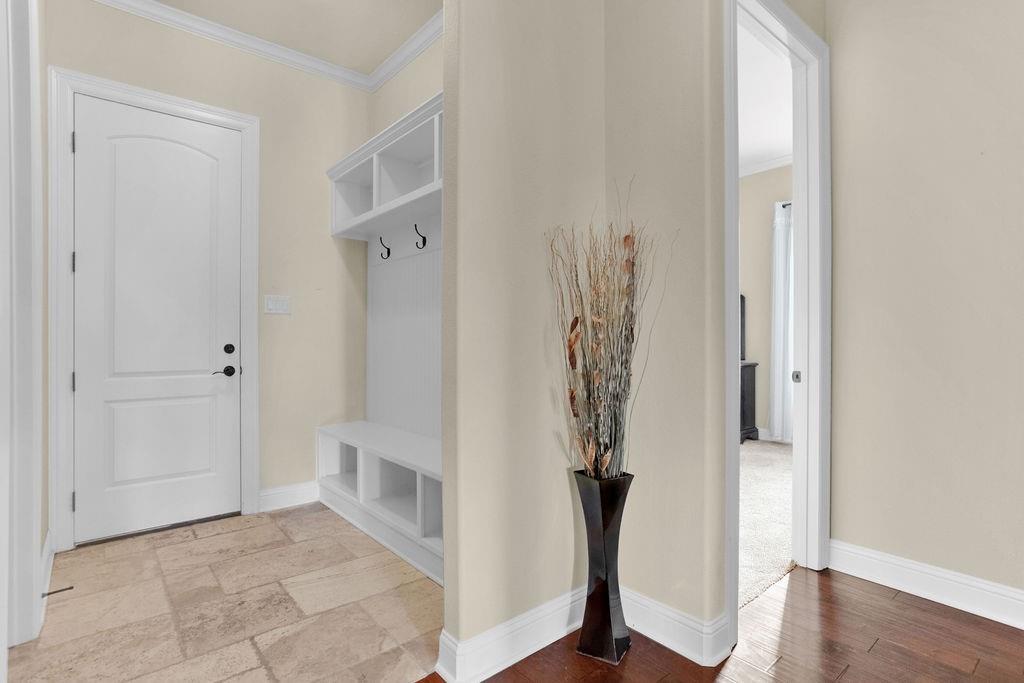 HIDEAWAY LAKE - Residential