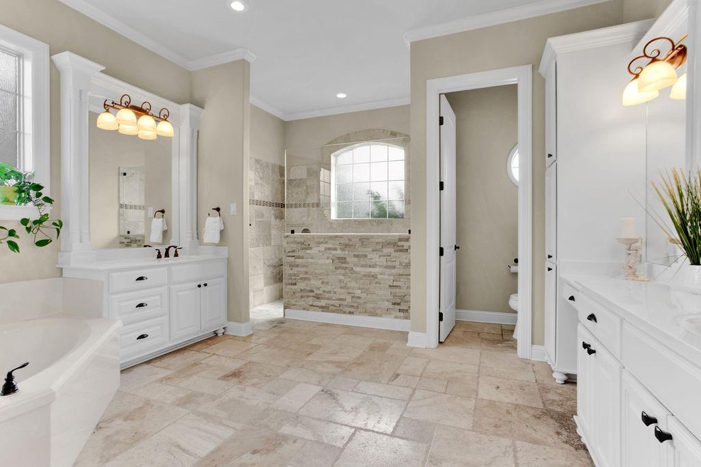 HIDEAWAY LAKE - Residential