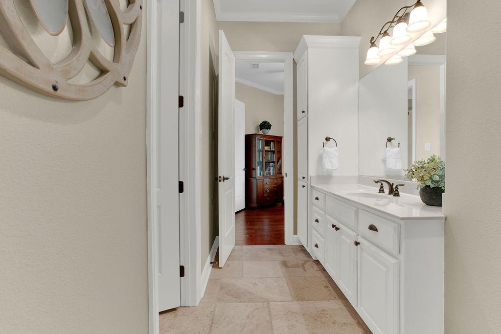 HIDEAWAY LAKE - Residential