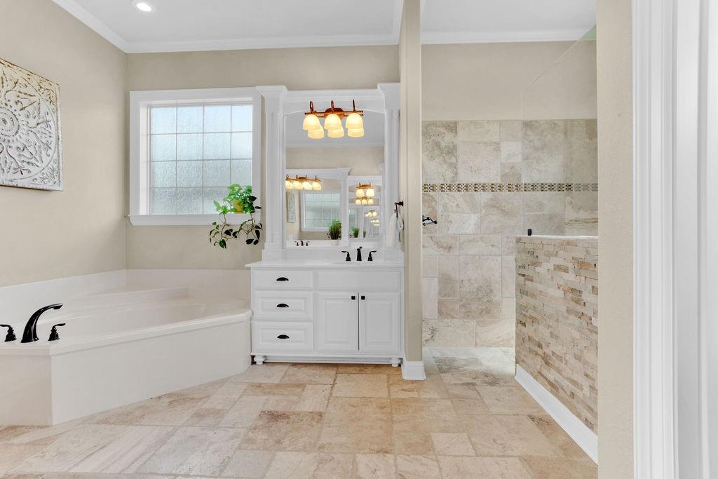 HIDEAWAY LAKE - Residential