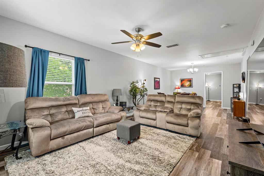 1425 E CHERRY