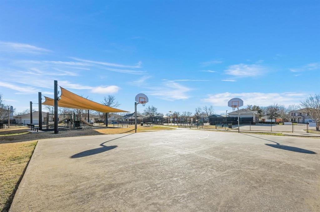 Denton, Texas 76210, United States, 4 Bedrooms Bedrooms, ,3 BathroomsBathrooms,Residential,Pending,17269