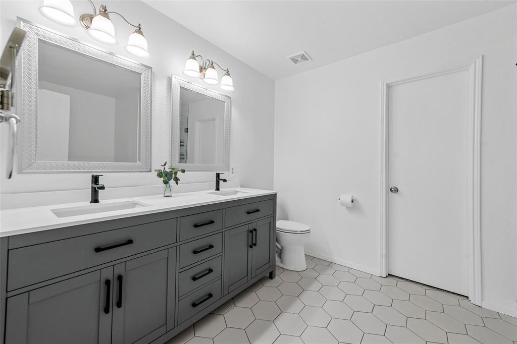 Denton, Texas 76210, United States, 4 Bedrooms Bedrooms, ,3 BathroomsBathrooms,Residential,Pending,17269