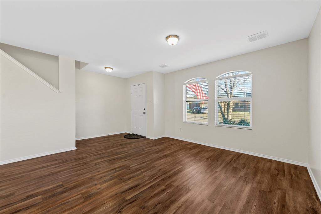 Denton, Texas 76210, United States, 4 Bedrooms Bedrooms, ,3 BathroomsBathrooms,Residential,Pending,17269