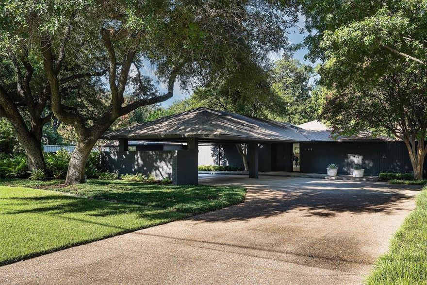 Beautiful mid-century modern 1 story home situated on private, oversized 105x189 creek lot in Jan Mar. Renovation by current owners includes Bulthaup kitchen w Gagganeau & Miele applncs, white oak floors, updated secondary & powder baths, replaced windows & doors, reinsulation, lighting, decking on back patio & more. Home feat 4 bed & 3.2 baths w large windows throughout & views of beautifully landscaped backyard, pool, & fire pit. Upon entry, you are welcomed into light & bright main living rm w wall of sliding doors leading to back patio w outdoor living area. Adjacent to living rm is primary suite w sitting area, dual vanities, 2 walk-in closets & sep shower. Updated kitchen located in heart of the home, w breakfast rm, family rm w FP, 3 guest bdrms, and den on left wing of house. Rare basement feat flex space to make your own, half bath and storage space. Home is complete w 3-car porte cochere located at front of home. This stunning North Dallas gem is one you won’t want to miss!