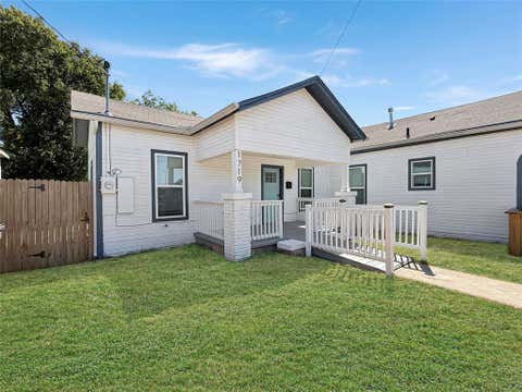 Photo of 1719 25th Street, Fort Worth, TX 76164 (MLS # 21362245)