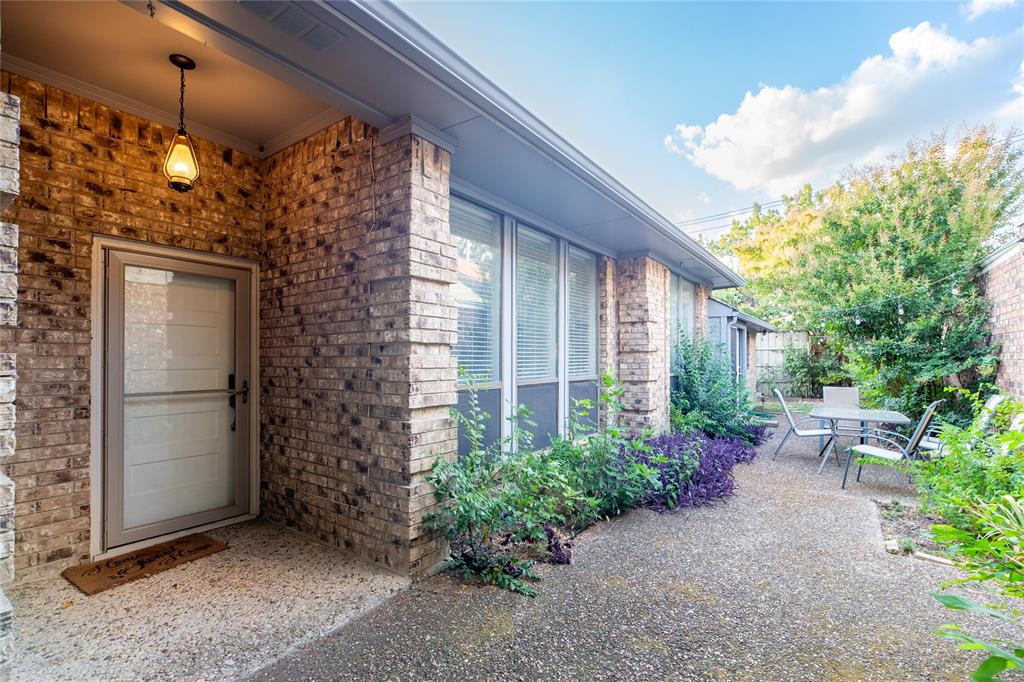 621 Woodway Lane