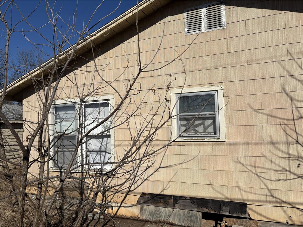 500 N Victory Street