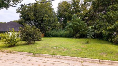 1007 E Jefferson Street Waxahachie TX 75165