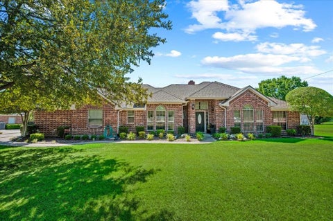 Photo of 100 Post Oak Lane, Waxahachie, TX 75165 (MLS # 21388356)