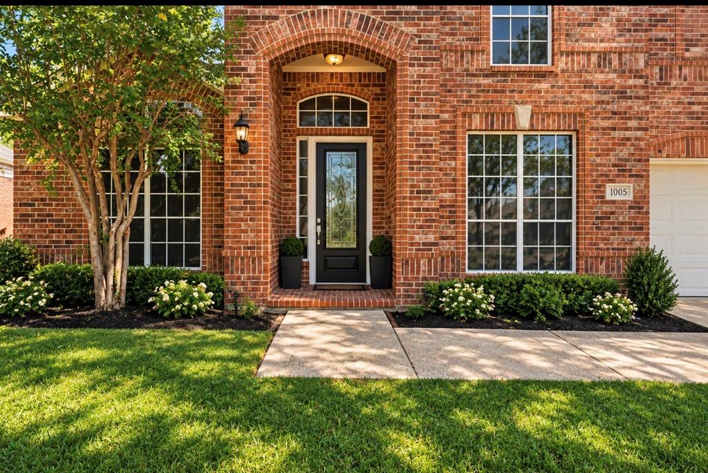 1005 Raspberry Lane