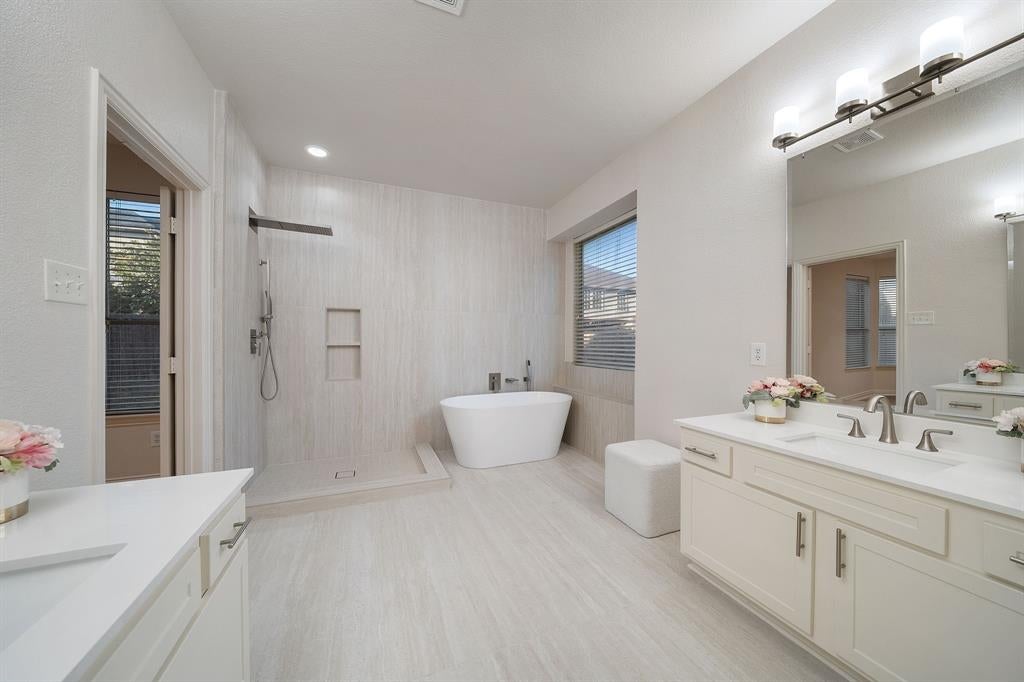 1005 Raspberry Lane