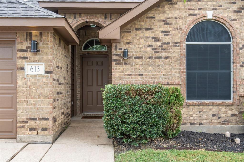 613 Hummingbird Trail